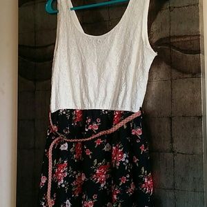 Floral and Lace dress/ black